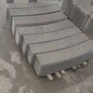 湖州芝麻白弧形路牙石