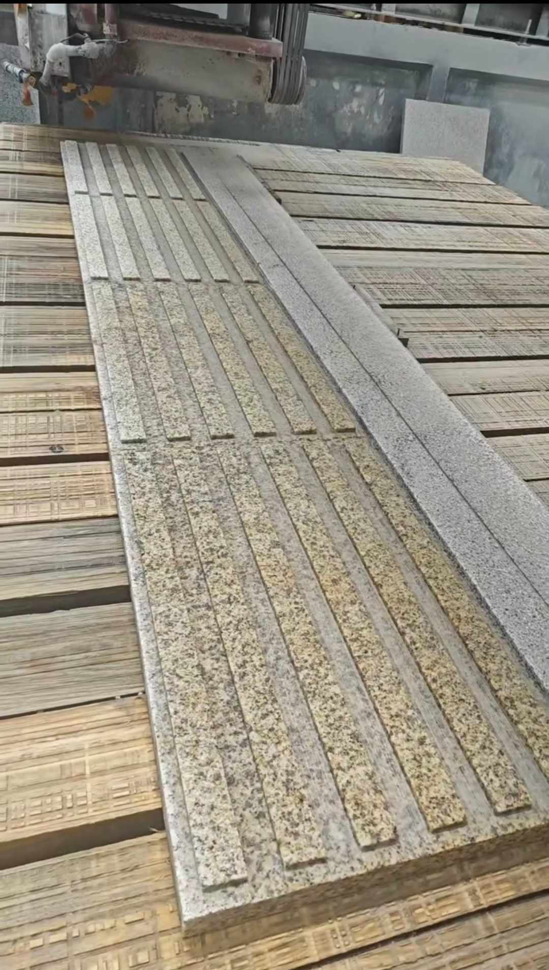 湖州黄金麻盲道石 盲条