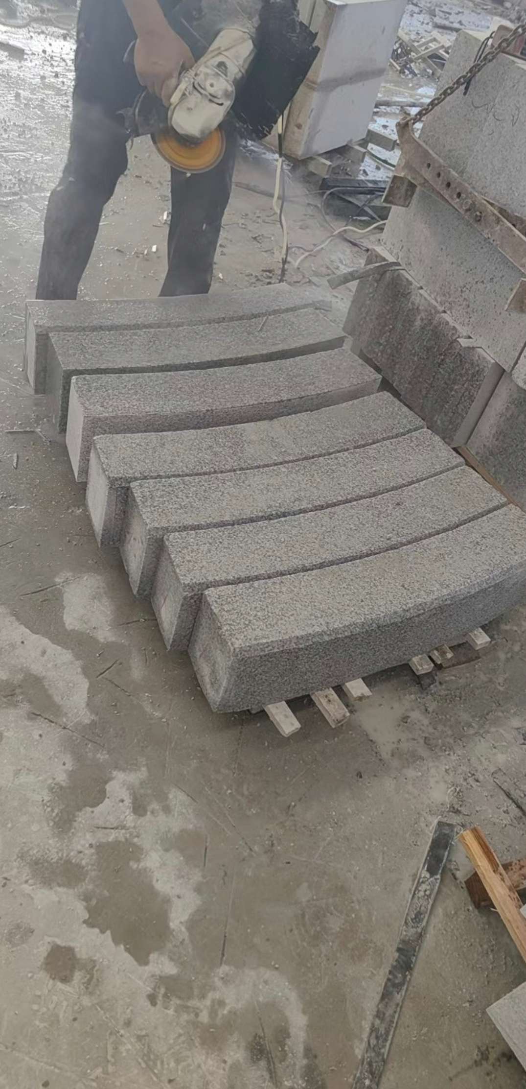 湖州芝麻白弧形路牙石
