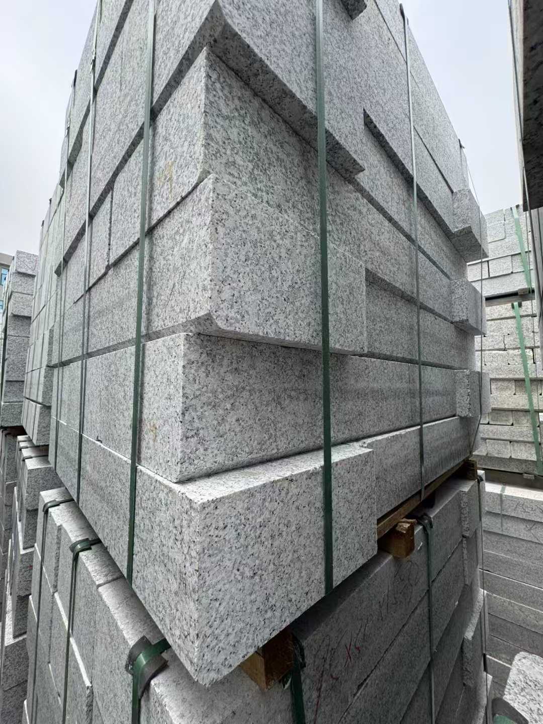 湖州芝麻白路牙石 马路牙子